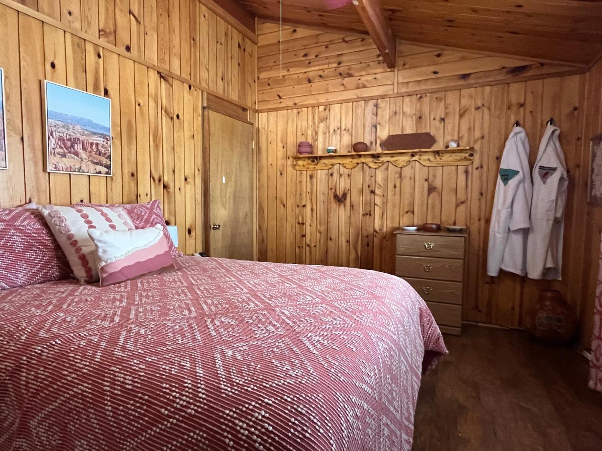 Bryce's Zion House By Bryce Canyon National Park! *